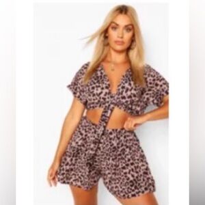 EUC Women’s Plus Leopard Print Two Piece Set Size 24